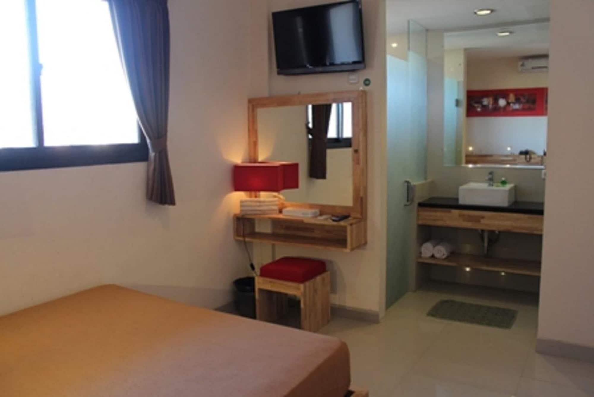 Hotel Karthi Kuta Кута Екстериор снимка
