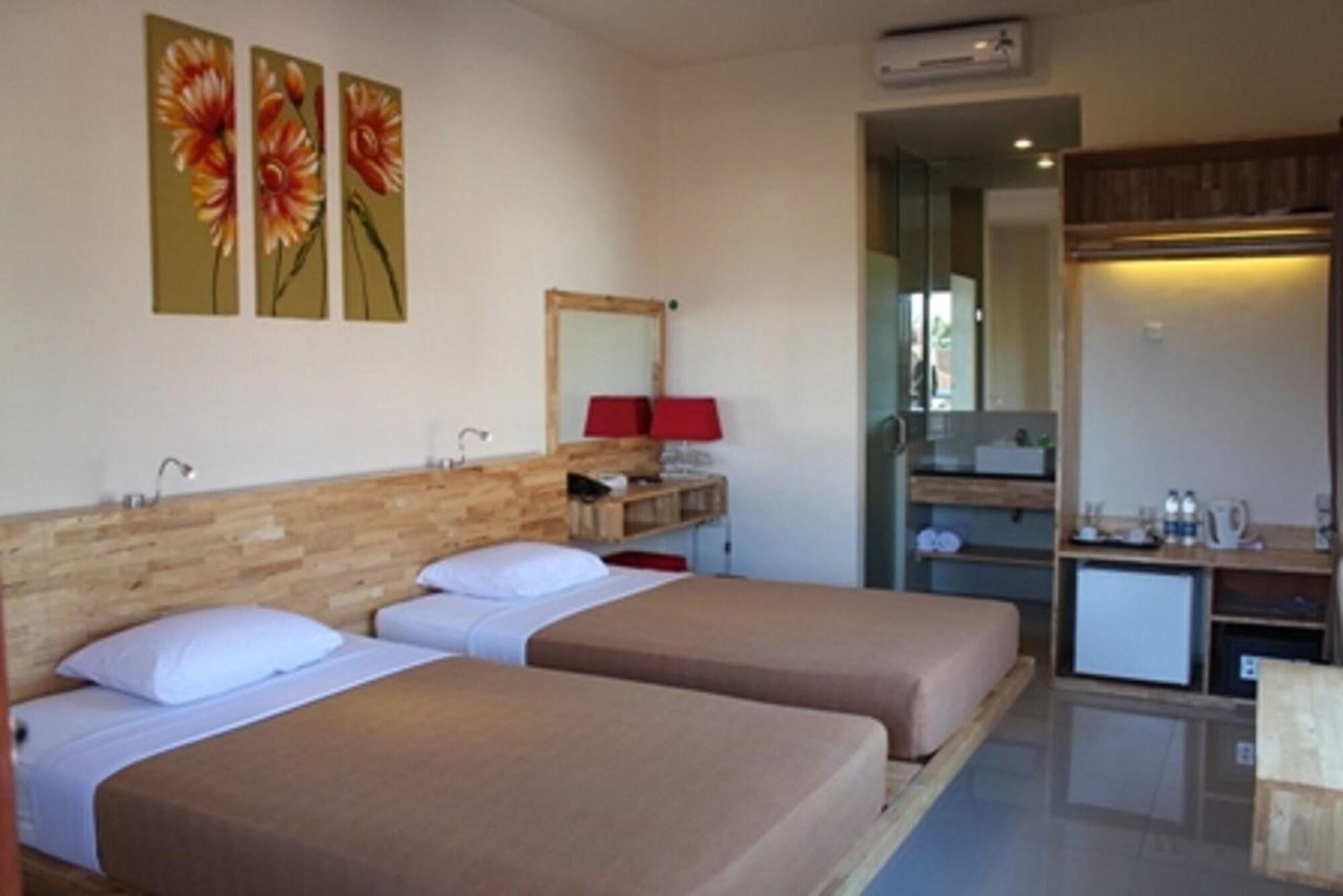 Hotel Karthi Kuta Кута Екстериор снимка