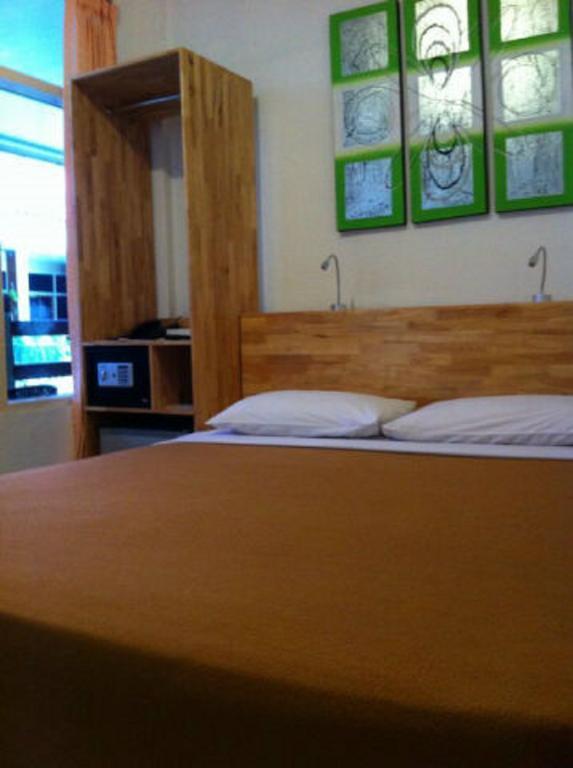 Hotel Karthi Kuta Кута Стая снимка