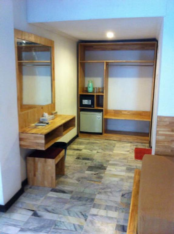 Hotel Karthi Kuta Кута Стая снимка